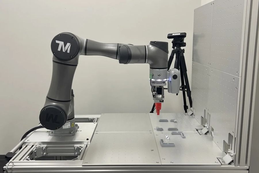 協働ロボットとカメラによる実機検証